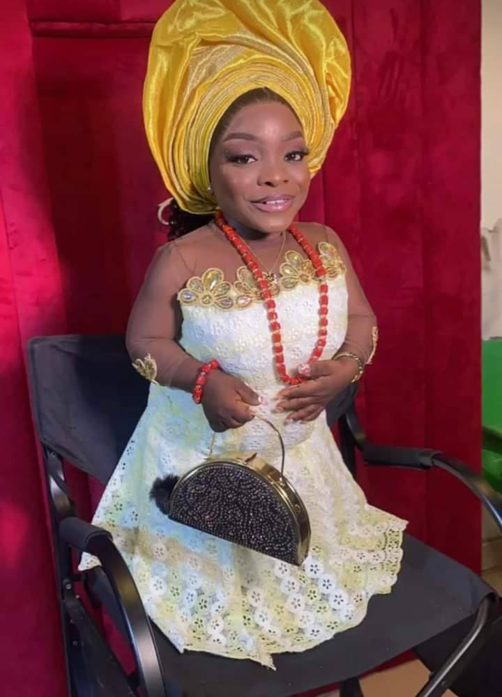 Happy birthday to her pls wish her well